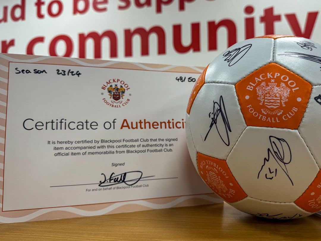 OliverMoore8's tweet photo. I’m running 3 marathons in 5 weeks in aid of @CR_UK &amp; Empowerment @BlackpoolFC have gifted a signed football by the 23/24 squad as a competition prize for awareness.

To win:
Tag a friend below and share this post.

Fundraiser - https://t.co/LCCd5aJygq

@BlackpoolST @MuckersThe https://t.co/pjeiBw0Ac7