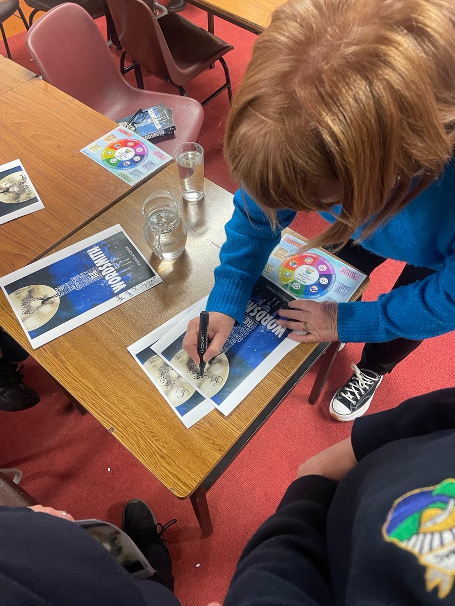 A lovely day yesterday at @CncKilcormac and an extraordinary school bookclub with students from first to sixth year enjoying books together. Delighted to meet their wonderful teacher, Ms Lutterell, who keeps the show on the road! @LittleIslandBks @LaureatenanOg