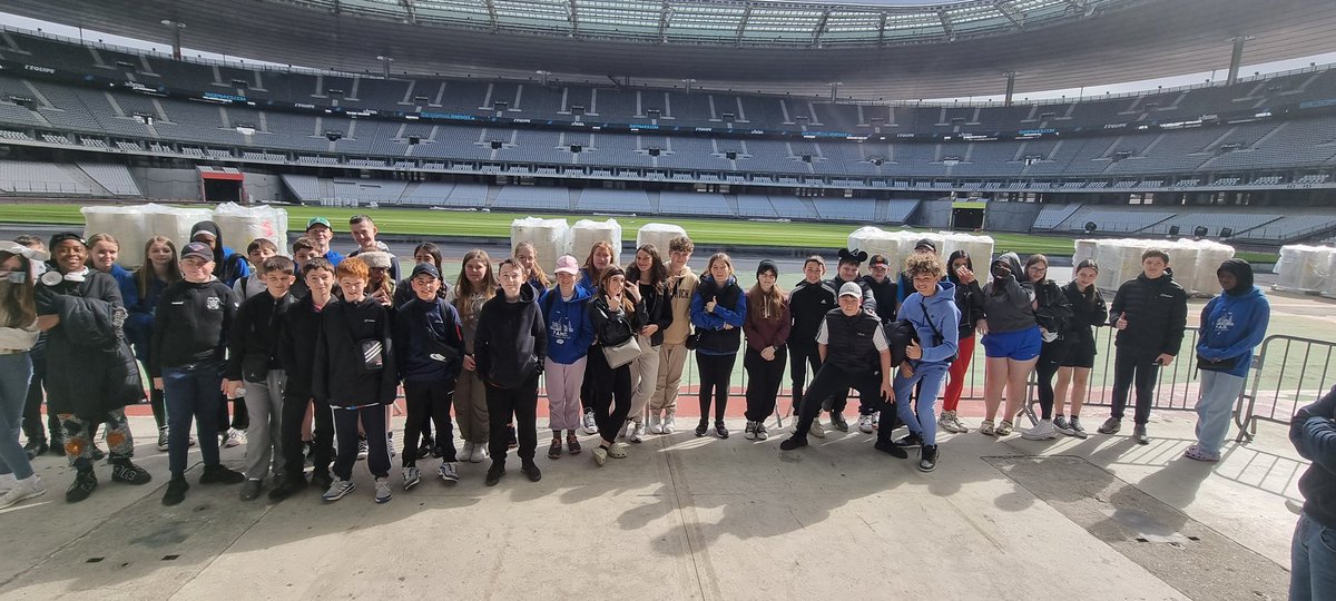 TMCHull's tweet photo. After enjoying a visit to Stade de France, students and staff are now returning home. Students are expected to arrive between 00.00 midnight and 2am. Please keep in contact with your child regarding the ETA. 

🇫🇷 https://t.co/wnCEkUY2Xt
