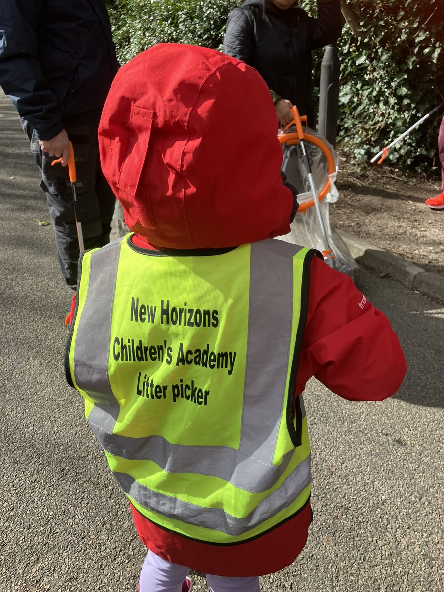 vincemaple's tweet image. Great morning out on Chatham Reach as part of the Great British Spring Clean.

25 bags
2 tyres
1 carpet 
2 New Horizons Litter Pickers (Lilian from Oak Class and Ned from Maple Class!)

Thanks to everyone who gave their time today

#ProudToBeMedway 
#GreatBritishSpringClean