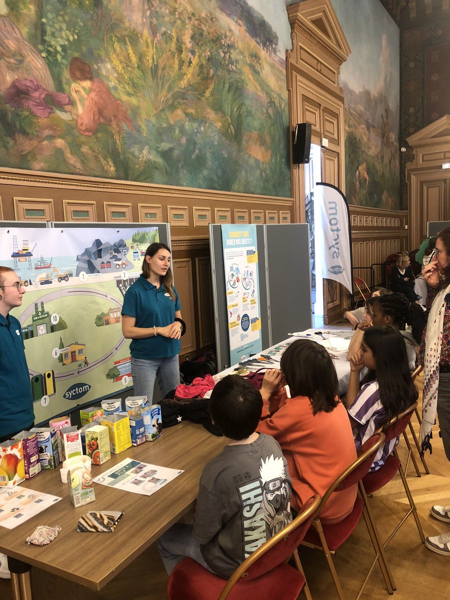 Des collégiens engagés pour l’écologie à #Paris11 🌼

Hier nous recevions à la @Mairiedu11 les écodélégués de 4 collèges pour valoriser leurs actions, autour d’ateliers #zerodechet anti gaspi alimentaire et vestimentaire

A venir : les vidéos de ces ambassadeurs de l’écologie 🌸