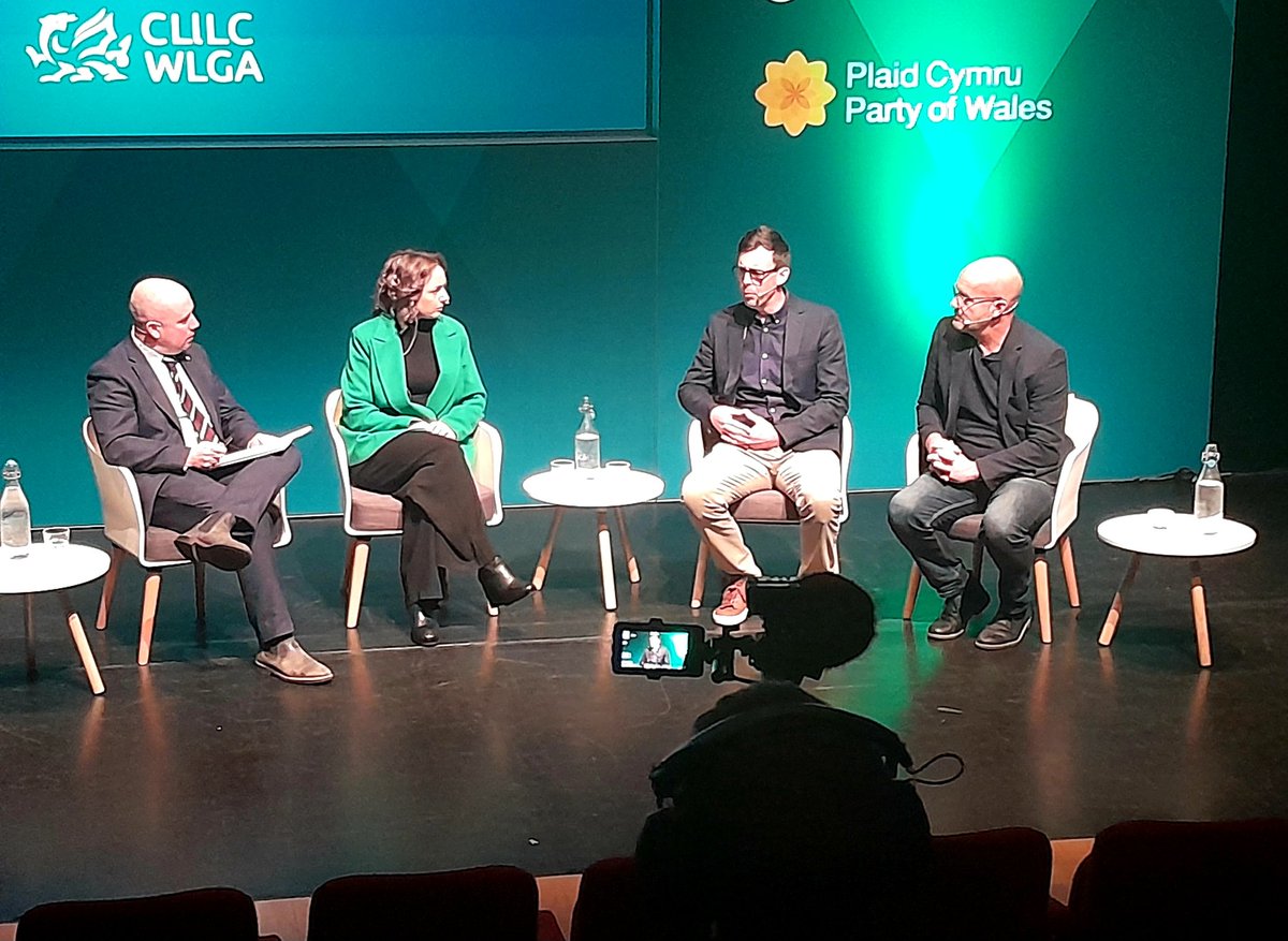 Housing Crisis 🏠 on the main Conference stage and on top of the agenda for us in #Gwynedd in recent years. Plaid Cllr & housing cabinet lead, @CraigDrosPlaid says #homelessness is a huge problem, and the the Tories 15 year austerity is the real root of the problem 👎🏽🤬