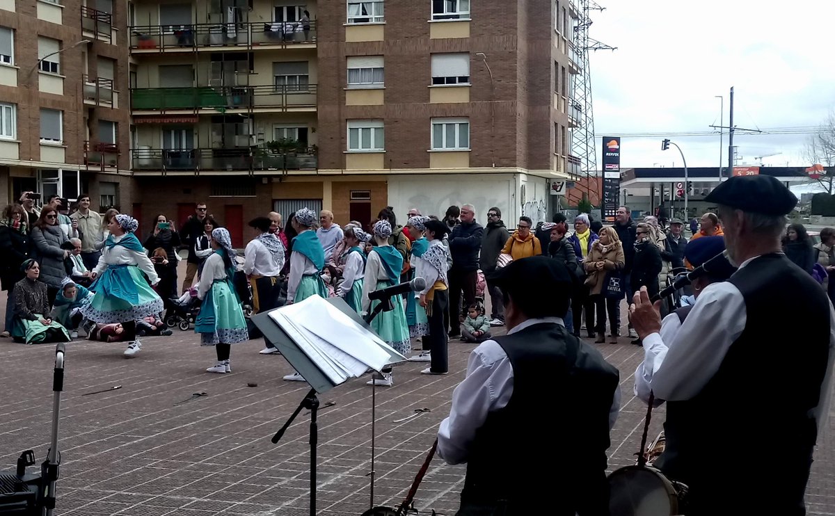 Adurtza Dantza Taldea

Dantzari plaza #Gasteiz