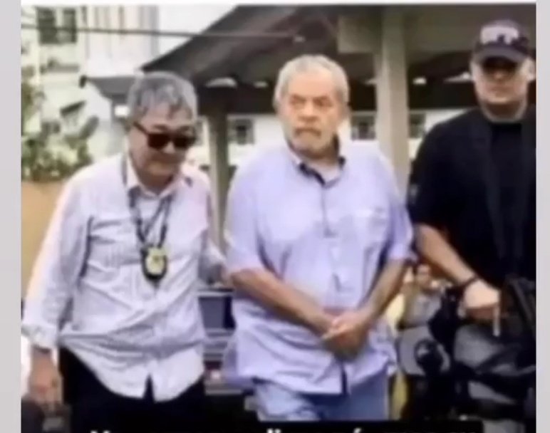 Diga com quem tu andas!
Eu direi quem é.