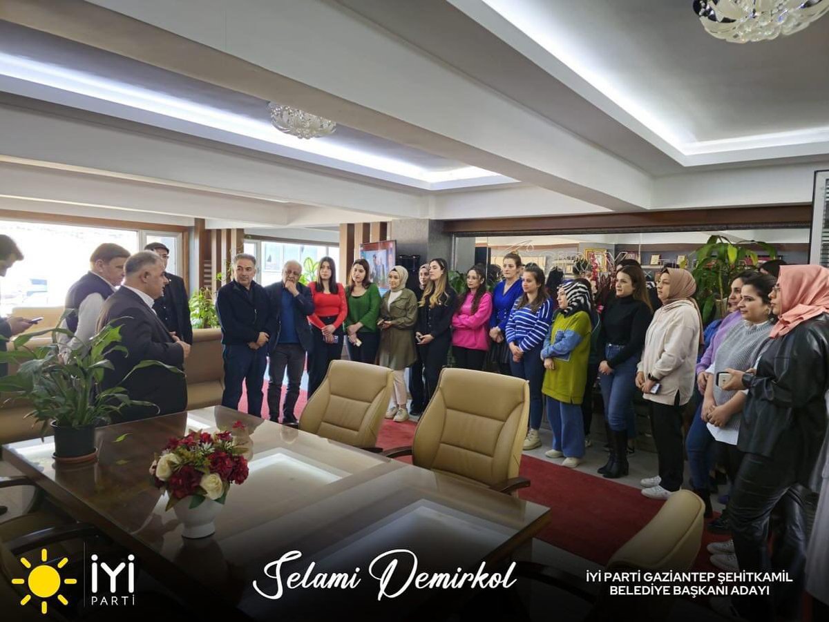 selamidemirkoll's tweet photo. 📍Giray Turizm ve Şerif Dalgıç beyi ziyaret ettik. ilgi ve alakalarından dolayı çok teşekkür ediyorum.

TikTok: iyiselami.demirkol
Twitter: selamidemirkoll

#Gaziantep #Şehitkamil #Yenibirgelecek #Selamidemirkol #şehitkamileiyigelecek https://t.co/lUrbXTbuzd