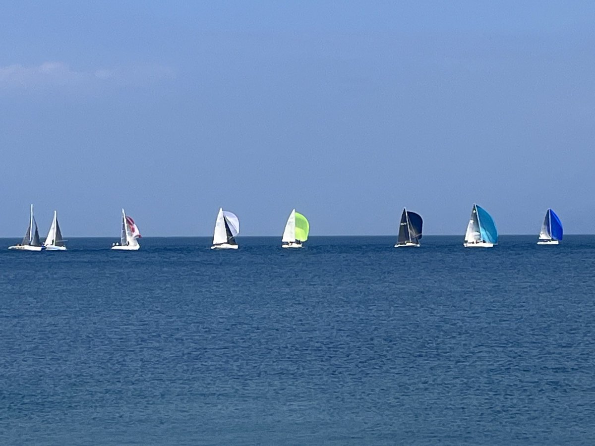 Sararunning's tweet image. Onda su onda💙⛵️ #desenzanodelgarda #bluevibes