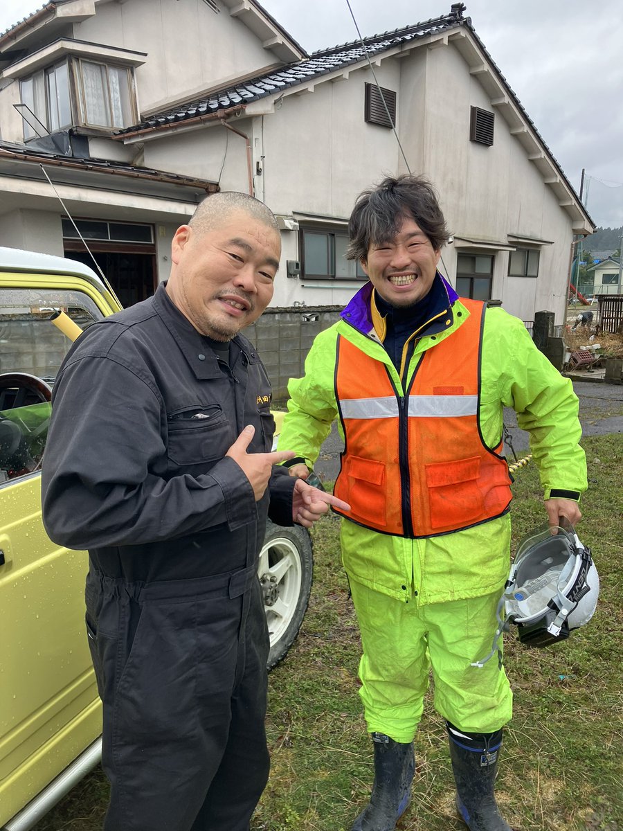 taniguchiyuihi's tweet photo. 今日も一日お疲れ様でした🙋‍♂️
珠洲町に支援物資届けに行って来ました。遠い町で友人とまさかの再会びっくりしました！能登半島の復興宜しくお願いします🙏そして被災された皆様の優しさに触れて来ました
一日も早く元の生活に戻れますように
ありがとうございました
仲間に大感謝
#bjw
#6時半過ぎの男 https://t.co/9swuJpbI0p