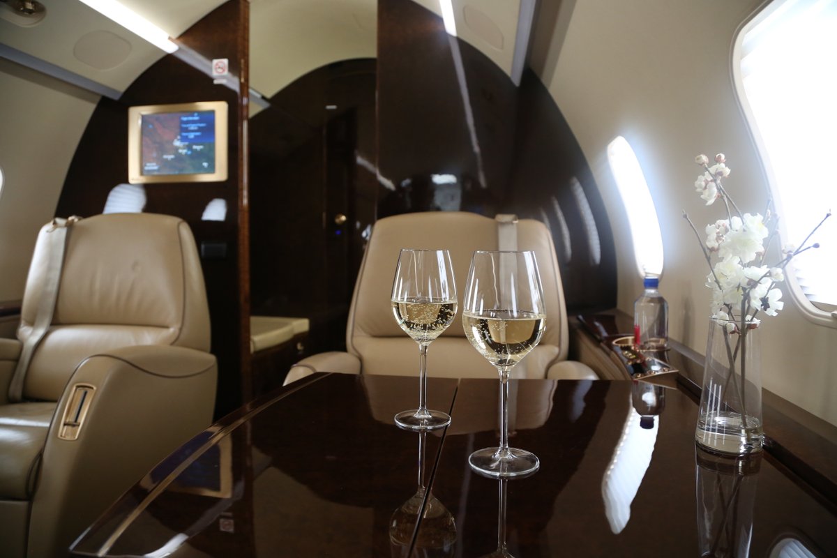 FlyPJets's tweet photo. Wheels up means bottoms up π₯ Where to this weekend?
https://t.co/ET01x2MWv8 | #challenger300 #weekendvibes #privatejet #jetcharterservices https://t.co/WmVtFnvRco
