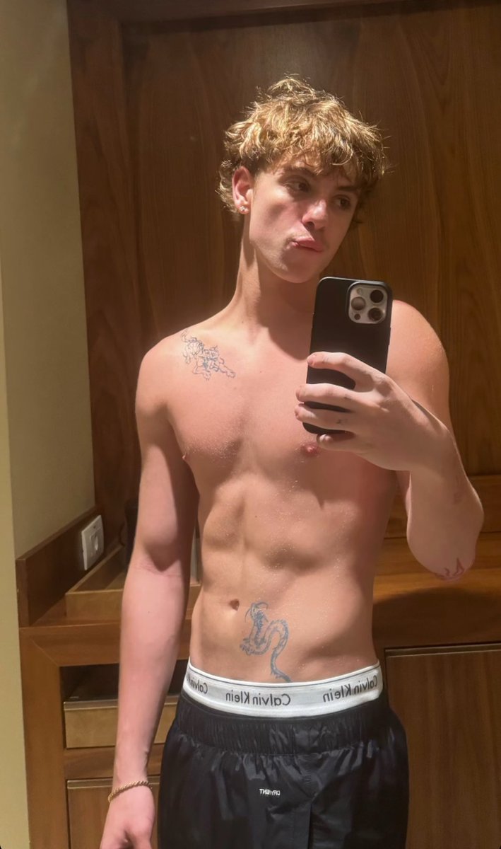 F7LOSS's tweet image. ⠀    
 𝖕𝖆𝖎 𝖙𝖆 𝖋𝖎𝖈𝖆𝖉𝖔 𝖋𝖔𝖗𝖙𝖊!

ㅤㅤㅤㅤㅤㅤㅤㅤㅤㅤ