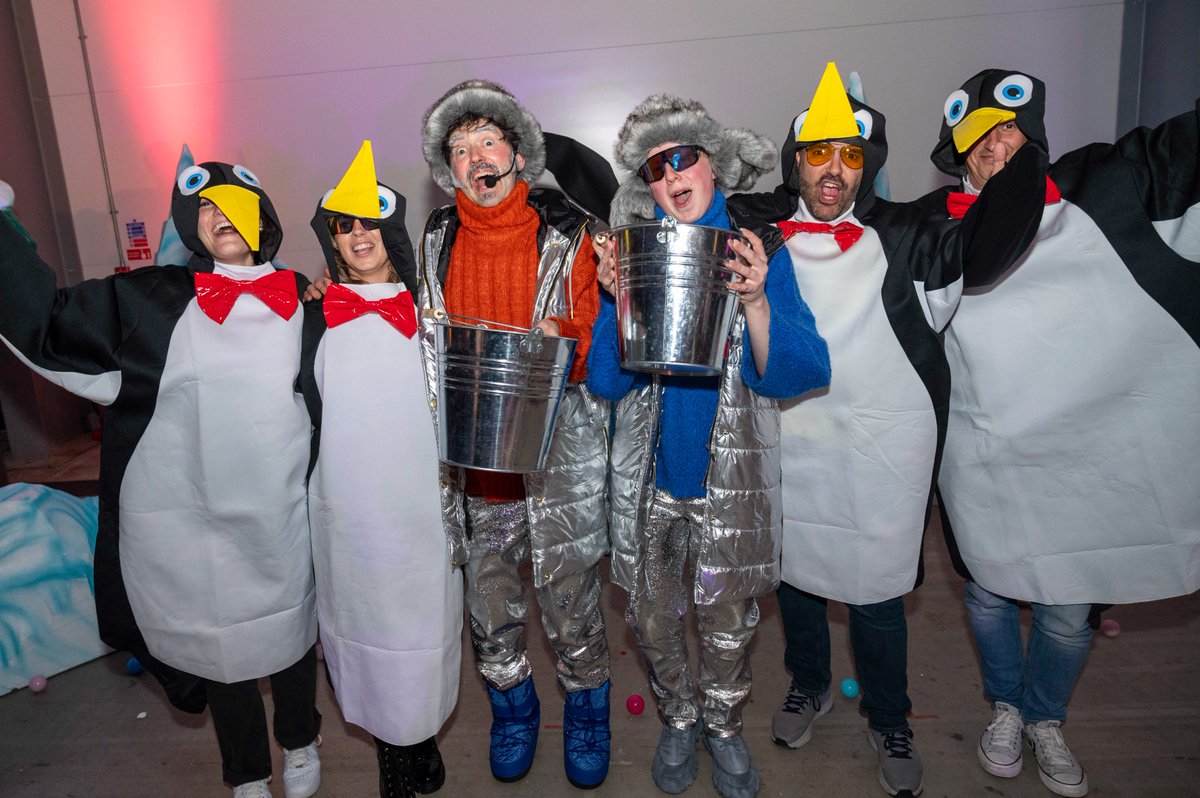 Farnborough_Int's tweet image. The famous @SQLBits Friday night party!
And of course - it was fancy dress!
The party was lively as guests arrived in imaginative costumes, danced, and had a great time!
It was the perfect way to end a busy week of learning and networking opportunities!
#SQLBits #DataProfs #Party