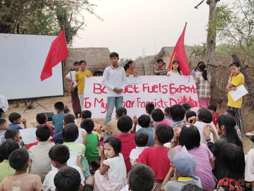 Wetlet Township residents in Sagaing Region marched on Saturday to demand a ban on jet fuel sales to the junta. (Photo: Wetlet Township People’s Strike Committee)

#Whatshappeninginmyanmar