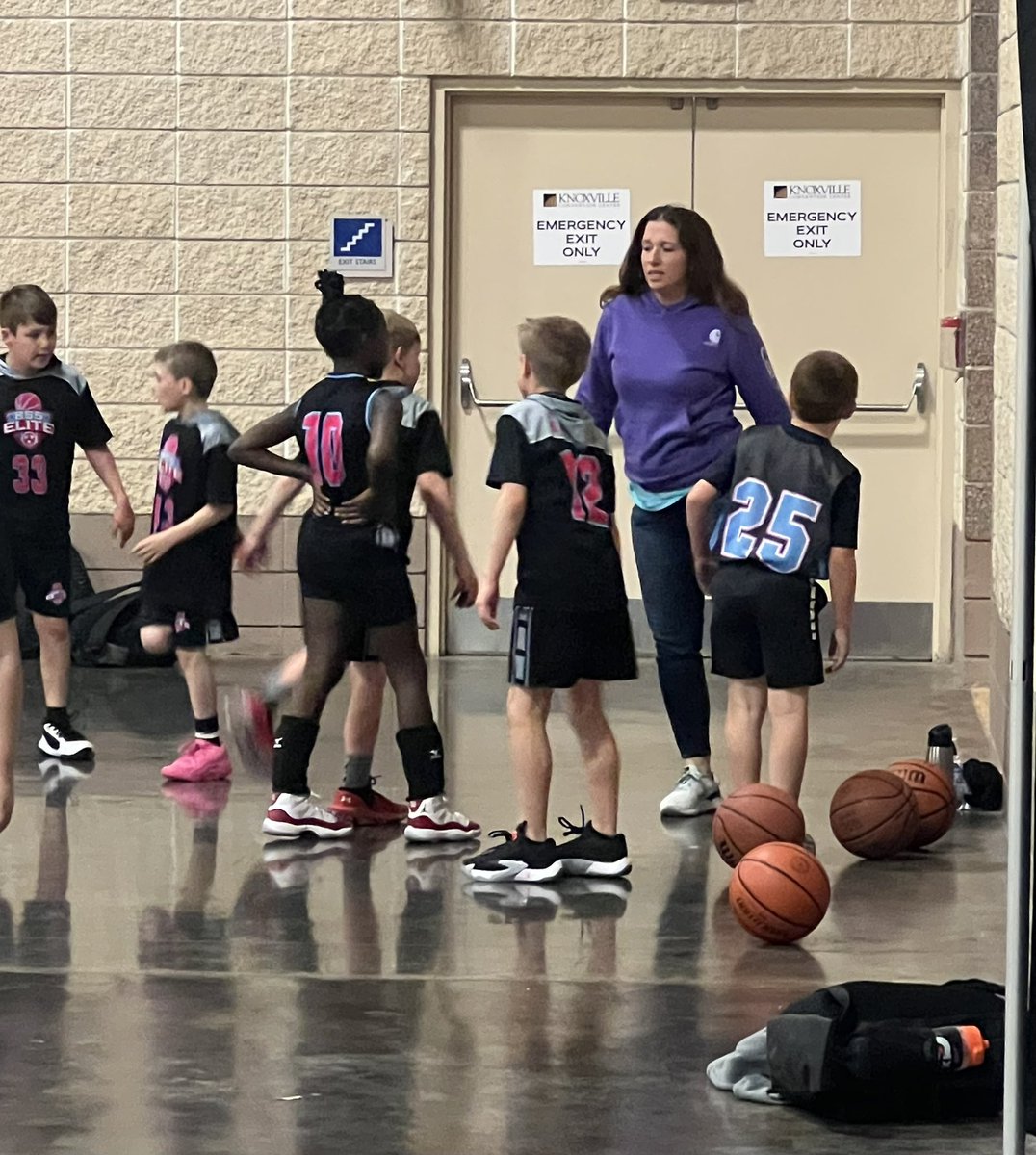 ImaniNichols34's tweet image. Playing ⬆️ with the 3rd grade boys AAU for the summer. Forever thankful, humble, and im having fun💛🏀…They definitely gonna make me EARN it on the court🤞🏽💪🏾… #classof2034 #blessed #grinddontstop #GettingBetterDaily