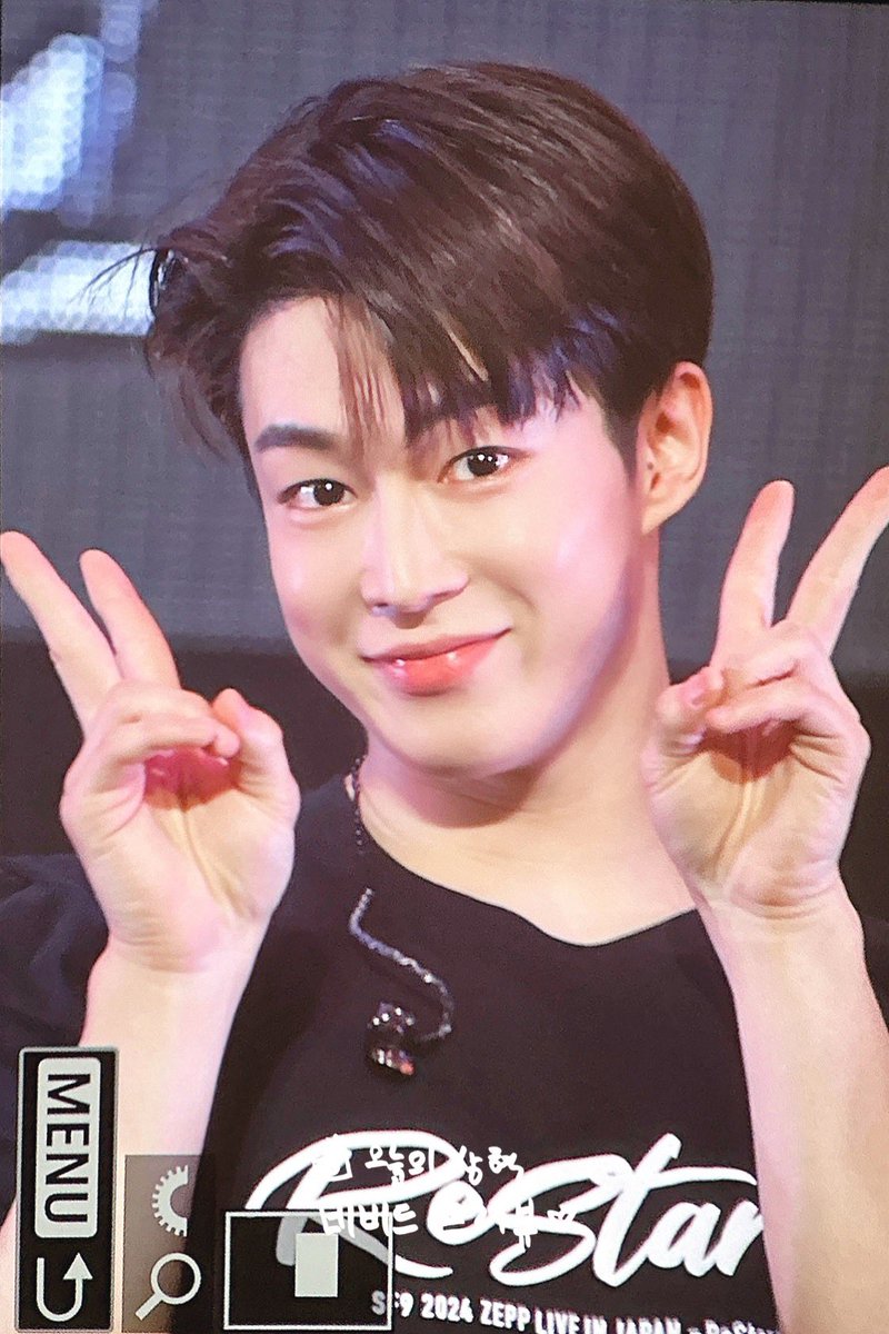 vivid_724's tweet photo. 240323 ZEPP LIVE
#다원 #DAWON #SF9 
수고했슈.. 요코하마도 힘냅시다… 💪🏻 https://t.co/YbfbRDhr8S