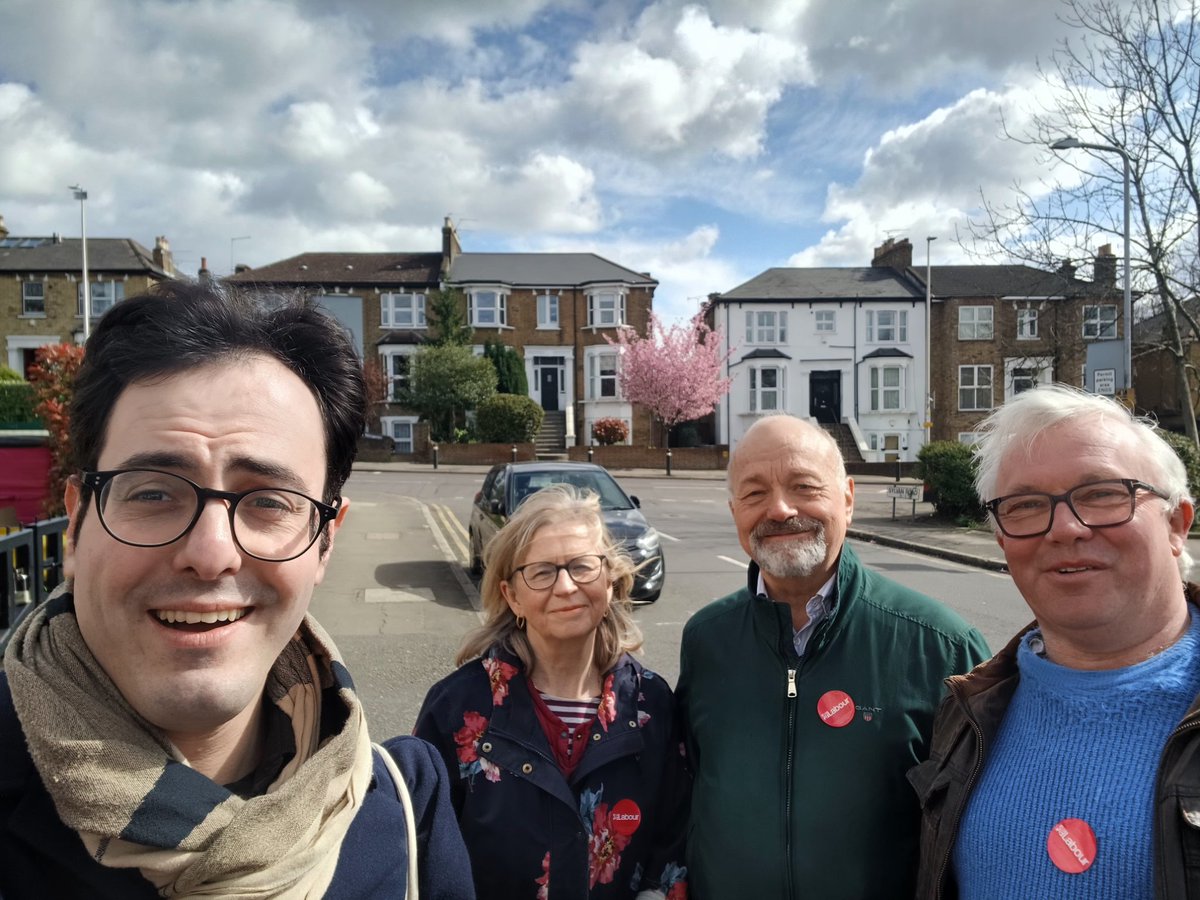 Lots of positive responses in #WansteadVillage today on the #LabourDoorstep!