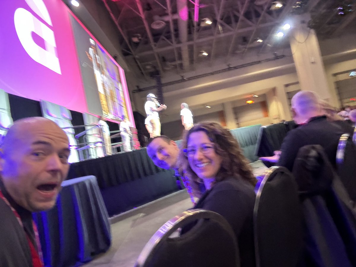 When ⁦<a href="/RobMeyerIII/">Rob Meyer</a>⁩ gets to ⁦<a href="/ASCD/">ASCD</a>⁩ first you sit on the front row! ⁦<a href="/WisconsinASCD/">Wisconsin ASCD</a>⁩ ⁦<a href="/CESA6/">CESA 6</a>⁩ ⁦⁦<a href="/cesa2wi/">CESA 2</a>⁩