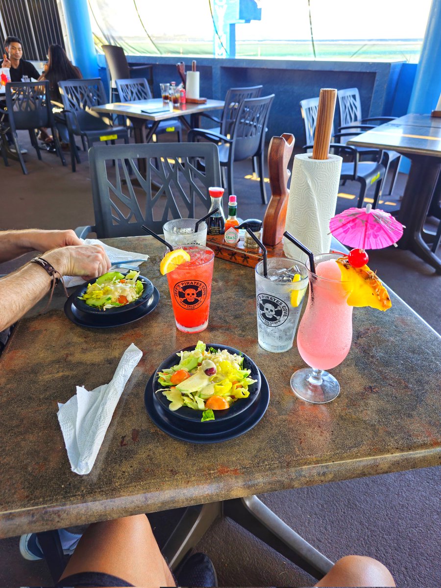RodenCLongcop's tweet photo. That barbeque feast at Jeff's Pirates Cove in Guam is unforgettable!! Babalikan, for sure. ๐๐
#guam #guamtrip #ByaheNiDen #travel #travelblogger #travelgoals #travelvlog #jogging #teamsuper #sunset #beaches #barbequetime https://t.co/pviOfN6mFy