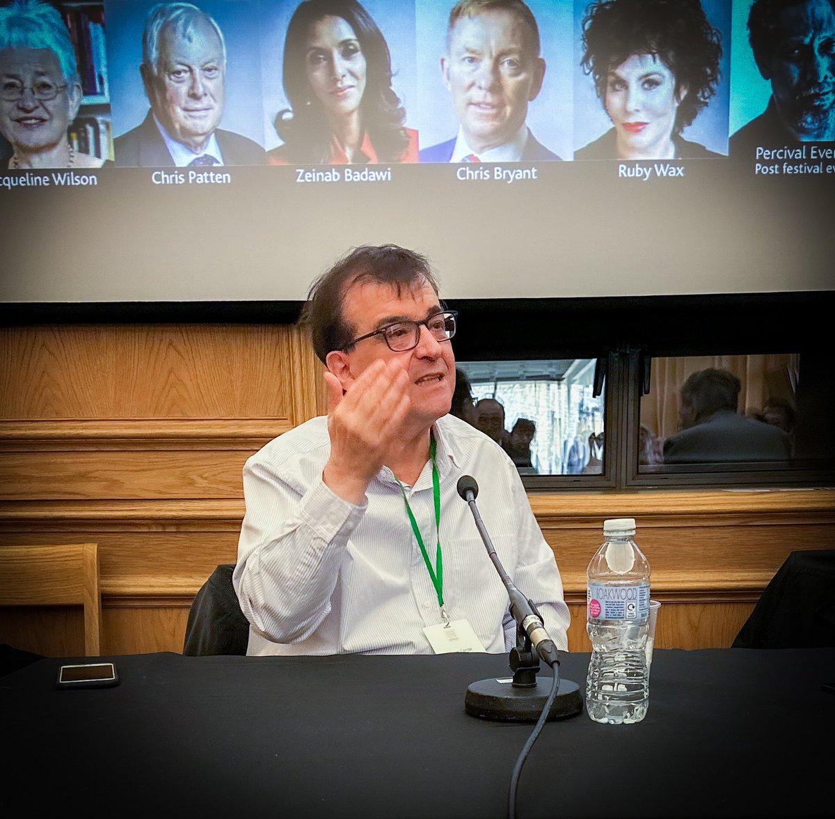 #JavierCercas @oxfordlitfest @EmbSpainUK talking about his views on his literature and today's world. El Instituto Cervantes de Londres y La Embajada de España colaborando un año más con el Oxford Literature Festival