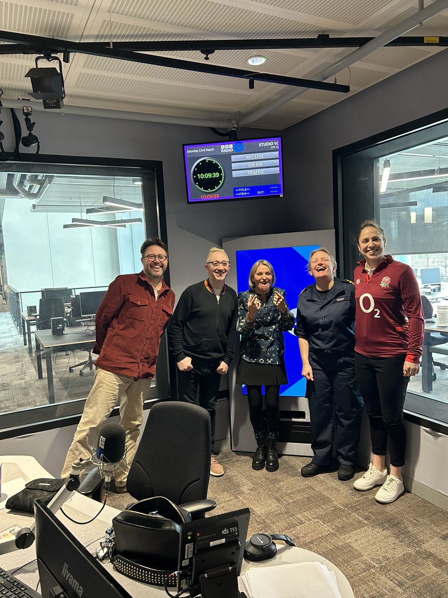 Thanks to @BBCRadio4, @nikkibedi, @jonkay01 and #SaturdayLive team for hosting me this morning. #Great to chat with you, @SaraCoxRef and @Ashleyblaker. Sliding doors moments, mums, what we’ve learned about ourselves, paving the way for others, oh, and squirrels and nettles!