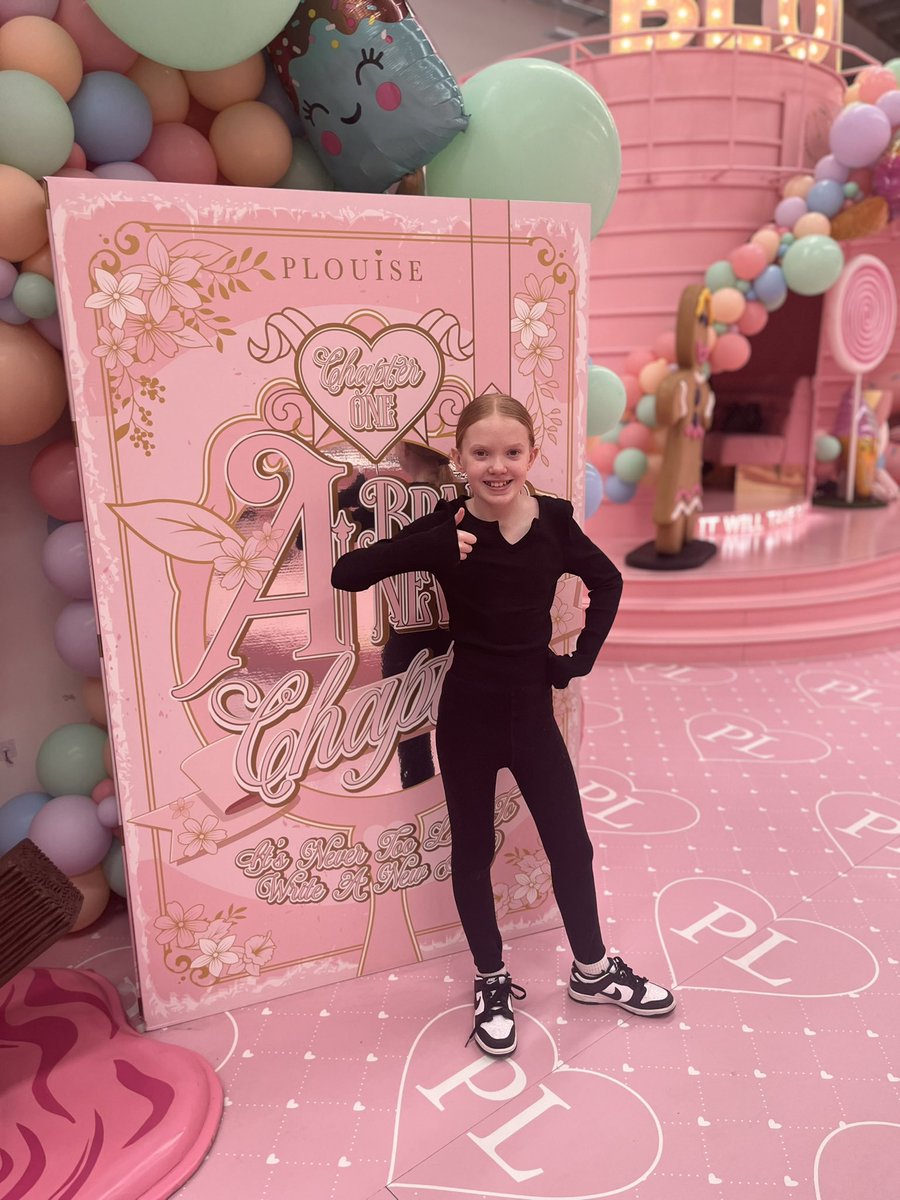 Pre birthday treat for my girl 💕👑🍭 #pinkislandcafe