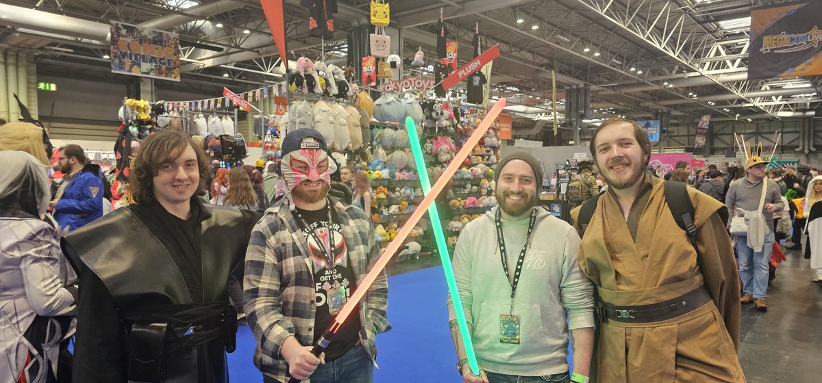 Jasonic13's tweet photo. @PeteQuinnell @TempestWT Great meeting you guys at Megacon today! https://t.co/Xy0ZRGdFdK