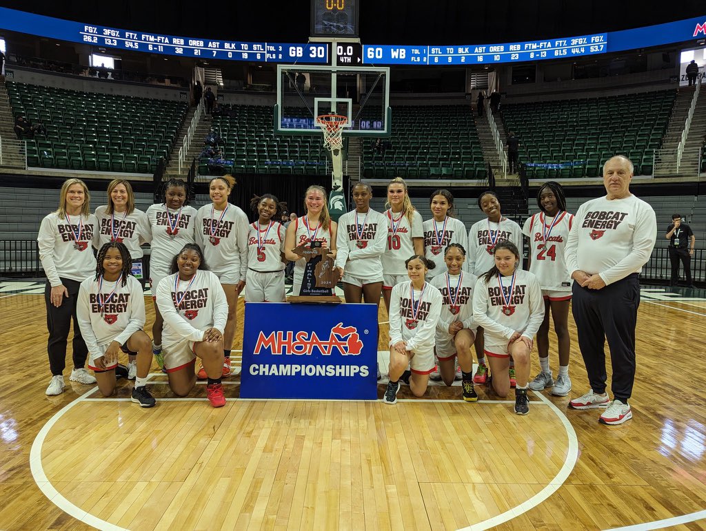 _GB_Athletics_'s tweet photo. The greatest Grand Blanc girls basketball team ever 🐾🏀 https://t.co/36072q4jwP