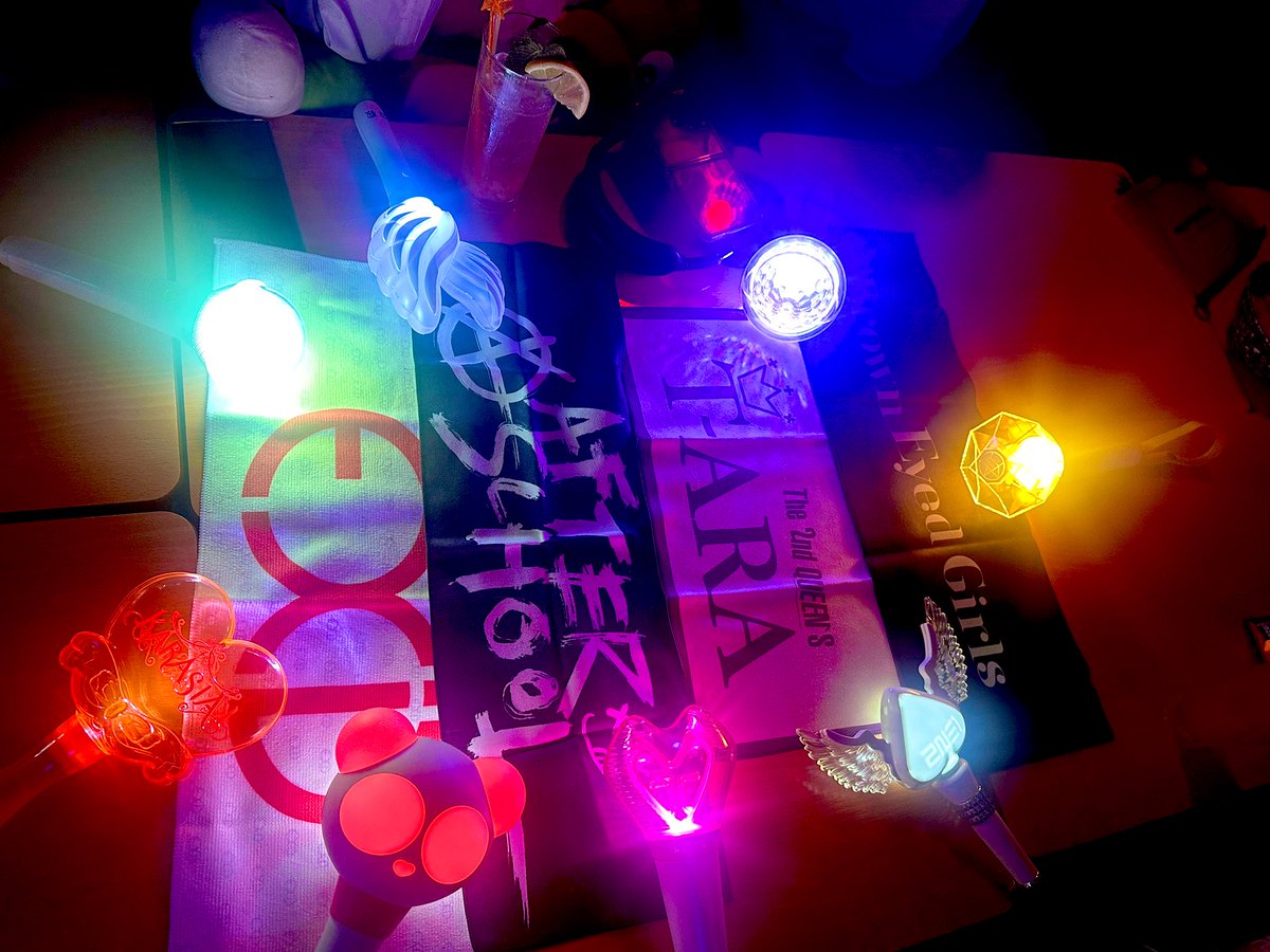 을지로 감각의제국 팟 성공적
2세대 끼리~

<a href="/urusol985/">황나니아</a> 
@pansy0819 
<a href="/aktxLnPKWwRn5Mg/">큰댕이</a> 
@kuro_tanD 
<a href="/y_chur_gh/">츄르</a> 
<a href="/ro_dy0419/">로디</a>
<a href="/jiam79670773/">조야지(코레일)</a>
<a href="/tkddlf2431/">팽도리 🐧</a> 
<a href="/mohomohomohomo_/">June</a>