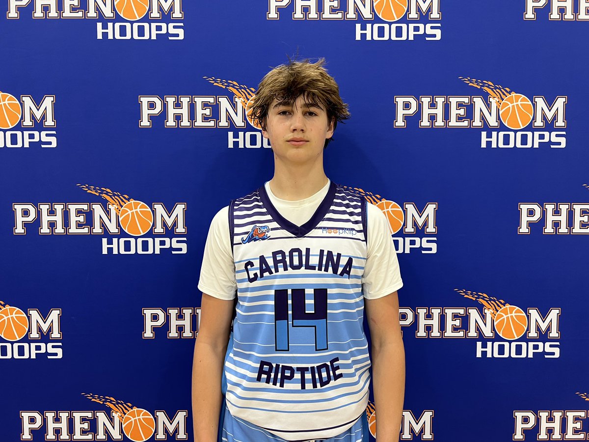 2028 Kaden Craft (Carolina Riptide 2027) dual-sport athlete, will be one to keep an eye on. Heading to Lake Norman HS next year. Tough, high IQ. Athletic wing. Competes every possession. @Kadencraft07 @CarolinaRiptide #PhenomMarchMadness