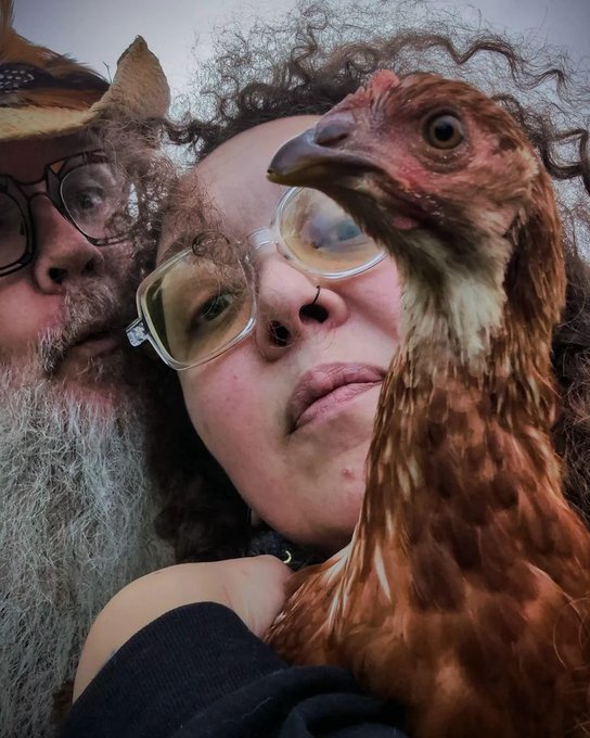 If you're wondering what I've been up to&hellip;🐔😊  I know, I&rsquo;ve been silent the last few months, but for good<a href="/tag/metgala"class="tags"><span>#metgala</span></a><a href="/tag/pegthepatriarchy"class="tags"><span>#pegthepatriarchy</span></a>