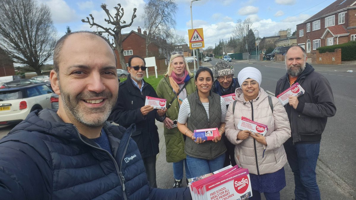 Wonderful doorstep session for @SadiqKhan and @BassamMahfouz with @HillingdonLab colleagues @CllrScottFarley, Cllr Nelson-West and @CllrMathers as well as Ealing councillors, Cllr Padda, Cllr Brett and Cllr Sahota! #betterwithLabour