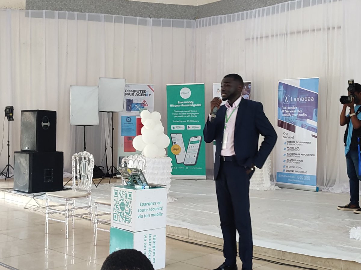 hustlers237's tweet photo. @FelixFomengia, a #Chevening alumnus gave a talk on how to land international scholarships and it was amazing! 😍

 #hustlers2024 https://t.co/NlfHanKBRC