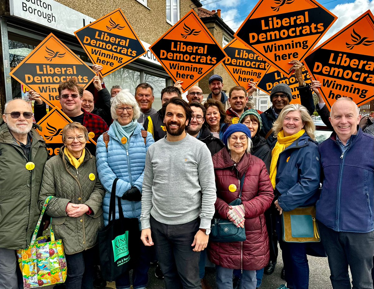 A tremendous turnout today for our Action Day in Carshalton and Wallington to support @Bobby_Dean and other @LondonLibDems.