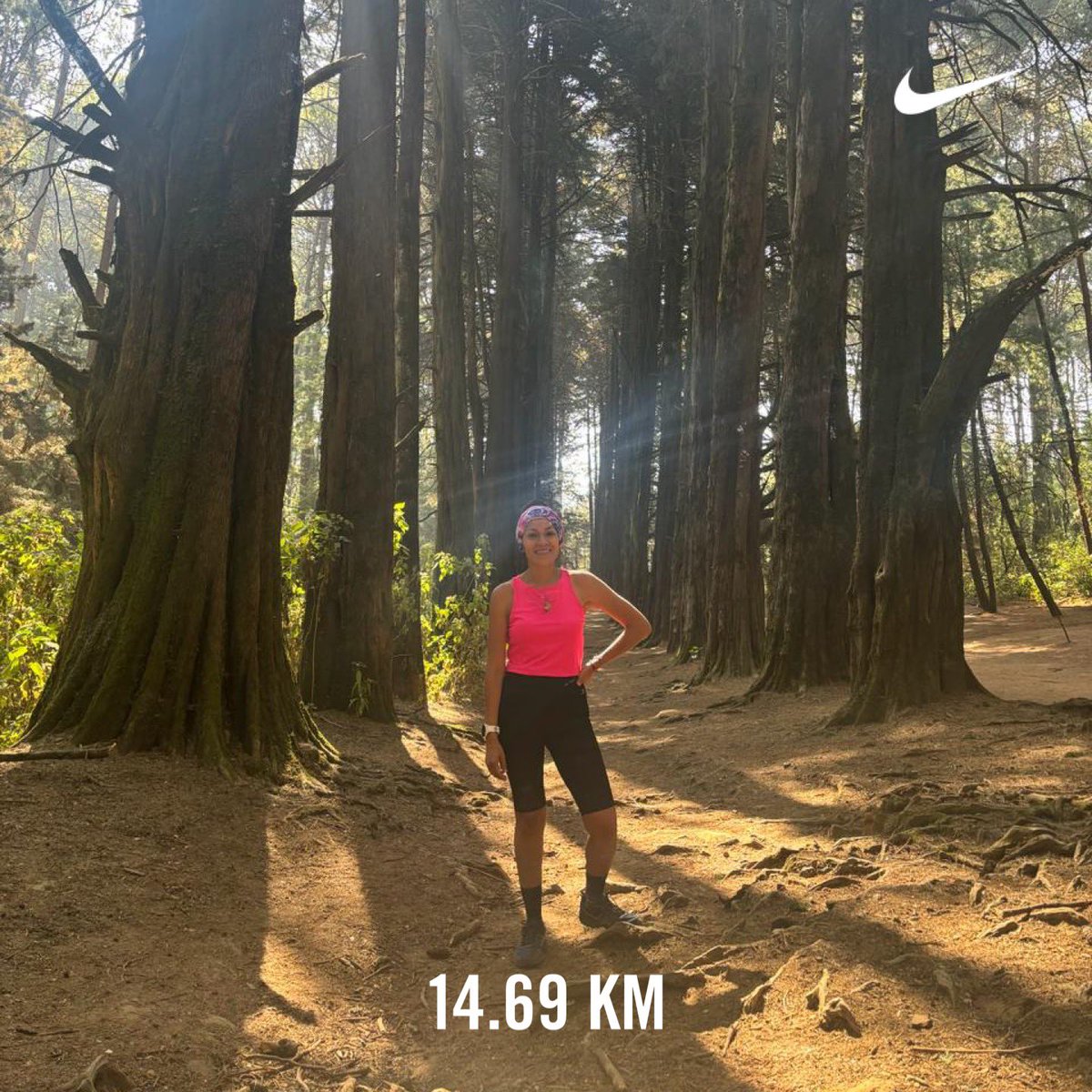 Les dije que estaba padre el Entreno! Ocotal my love 🌳😎💕 sale 1 vuelta de trote y 8 series de 5’ rápido con 3’ trote. @ASICSmexico @ManicomioRunner @ComuniRunners @EntreRunners @FenixRun_Mexico