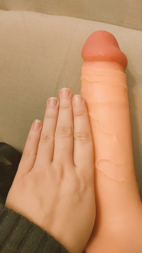 BoginiFemDomin's tweet photo. Hi nowa zabawka str@pon 😈. Nie mogę się doczekać kolejnej sesji żeby go użyć na którymś psie 😈
#bdsmِ #bankomat #paypig #slave #seks #cuckold #chash #findom #anal https://t.co/CJnLHwev3w