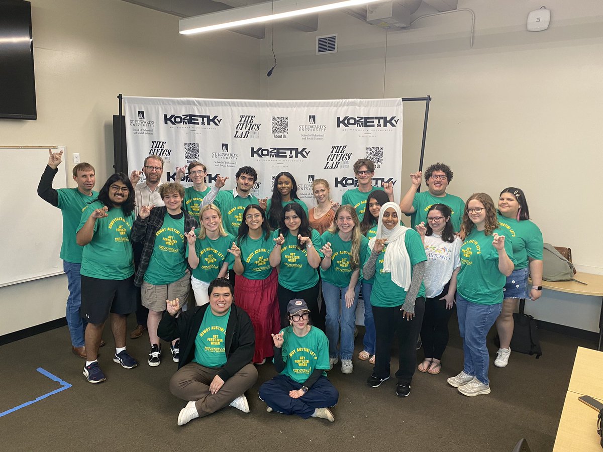 DAY 2 in the Return From Spring Break!

The Civics Lab was lucky enough to have an extremely insightful visitor to campus! <a href="/lukemetzger/">Luke Metzger</a> from <a href="/EnvironmentTex/">Environment Texas</a>!

We had the pleasure of showing off #GetFertilizerWiser in its entirety for steps on how to best move forward! 

🏡🌳☘️