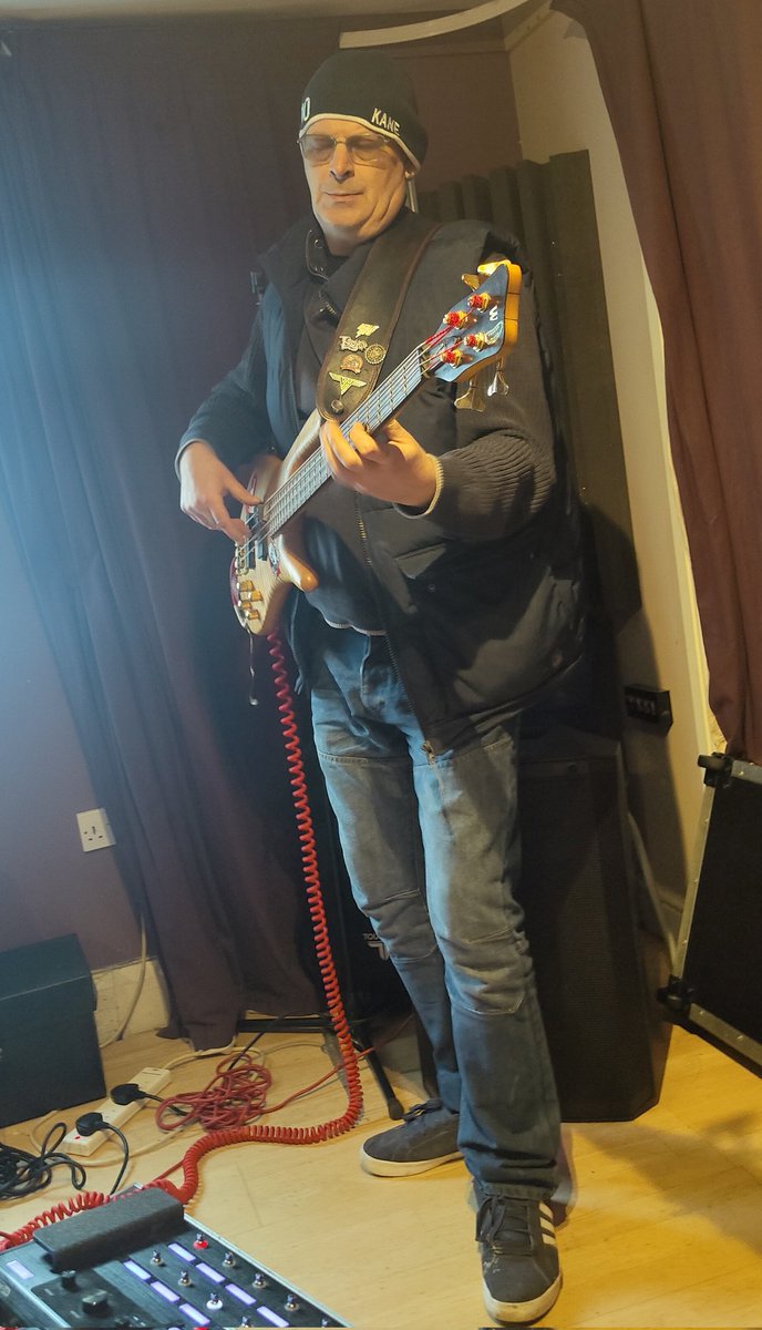 Troyen14's tweet image. Great session today 🤘🤘#newalbum #finishwhatyoustarted #nwobhmmusic #nwobhm #classicmetalrecords #purepowerdarksidemanagement #101drums #ometecymbals #spaceseries #pellwooddrumsticks #remodrums #pearlhardware #prsguitars #FenderGuitars #warwickbasses #line6helix #fendermustang