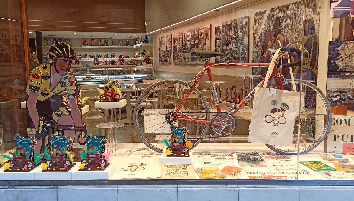 nasimuncus's tweet image. Increïble el que estan fent a #Berga #Berguedà amb el ciclisme. Avui una etapa amb un ambient de #tour