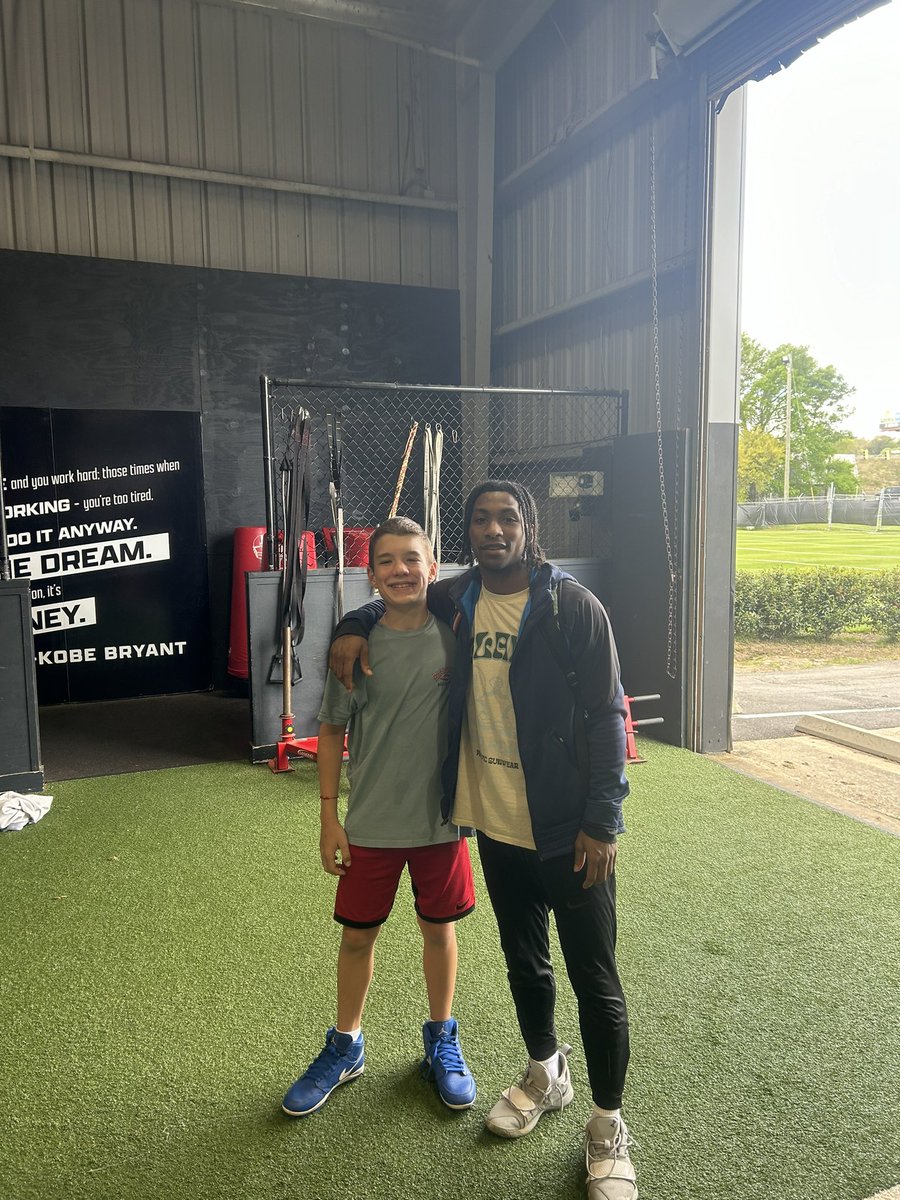 Great Session today with a great group of guys today!
#peytonmanning #marshallmanning