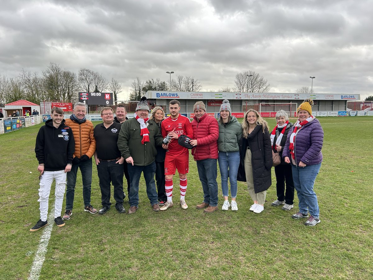 A big thanks to our match sponsors, Jimmy Poole & family and The Crafty Dragon Whitchurch, seen here awarding MOTM to Lewis Bloor #WeAreAlport🔴⚪️