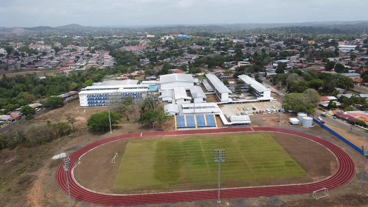 ✅Actividad 786
La emblemática Escuela Secundaria Pedro Pablo Sánchez, en La Chorrera, ha sido remodelada y ampliada para beneficio de 3,400 estudiantes. Las obras incluyeron la construcción de 2 nuevos pabellones, entre ellos, el de agropecuaria; 9 laboratorios y aula máxima.
