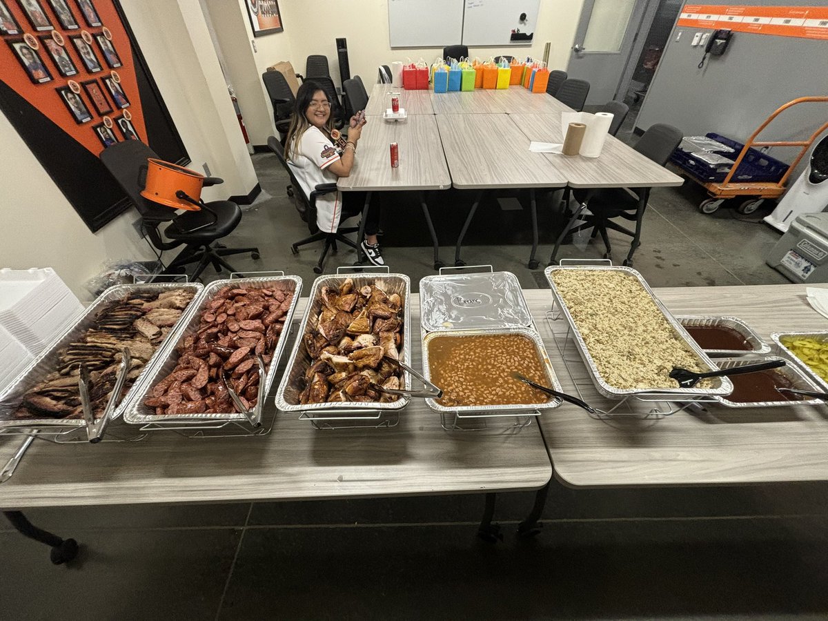Nothing is better than to have a bbq day here at the lower heights , thank you to everyone who is helping celebrate our success sharing week !!  🧡🔨
