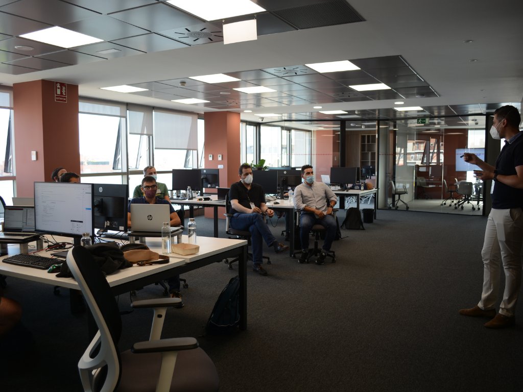 libelium's tweet photo. Weβre Growing β Literally! π’
As our #LibeliumTeam expands, so does our need for space. Weβre currently jazzing up our Zaragoza office to accommodate everyone. More desks, more ideas, more collaboration!
Check the before and after! π https://t.co/6HMVwRprHA