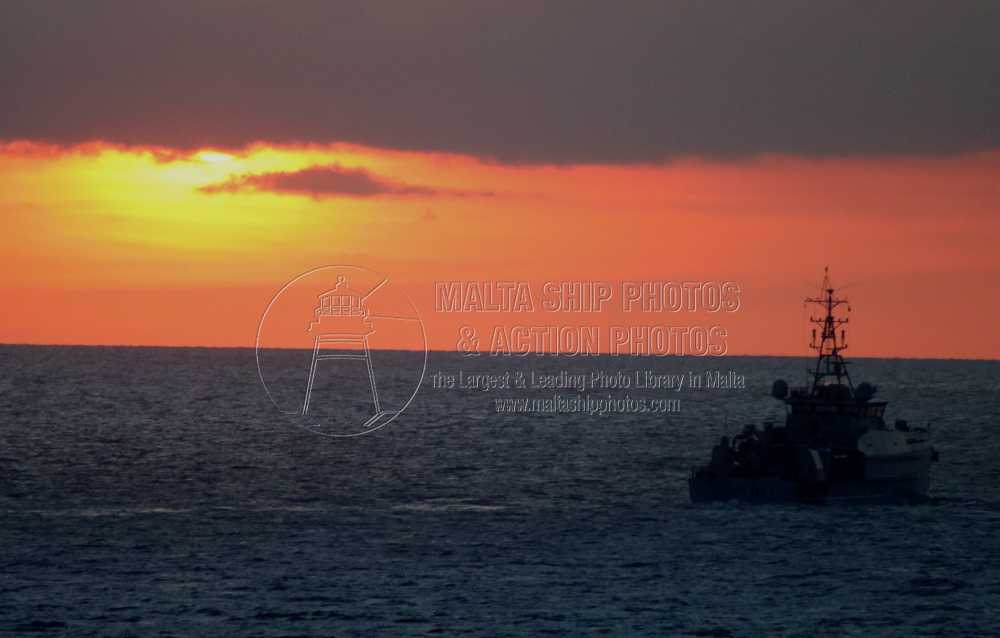 Shipguru's tweet photo. #Guardia_Di_Finanza #PatrolCraft  #P01 #MONTE_SPERONE during #sunrise #ofshoreSicily  - 16.03.2024 -  www.maltashipphotos.com- NO PHOTOS can be used or manipulated without our permission @GDF @fiammegialle https://t.co/JIqVJq44cc