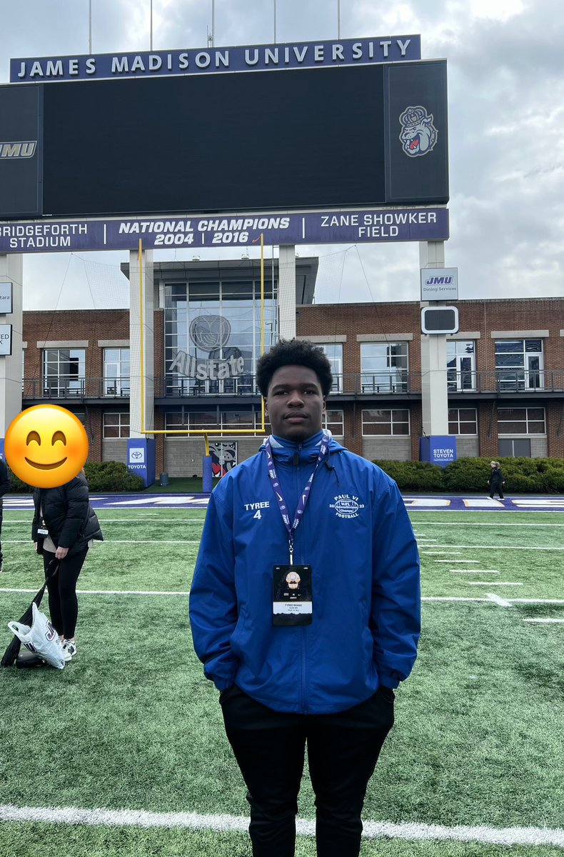 Had a great time at @JMUFootball spring practice today 👍🏾 Great program, nice facilities…excited to see the work pay off this fall!!  @Justin_Harpo nice meeting you and thanks again to @CoachSparber for the invite. @JMUFBRecruiting