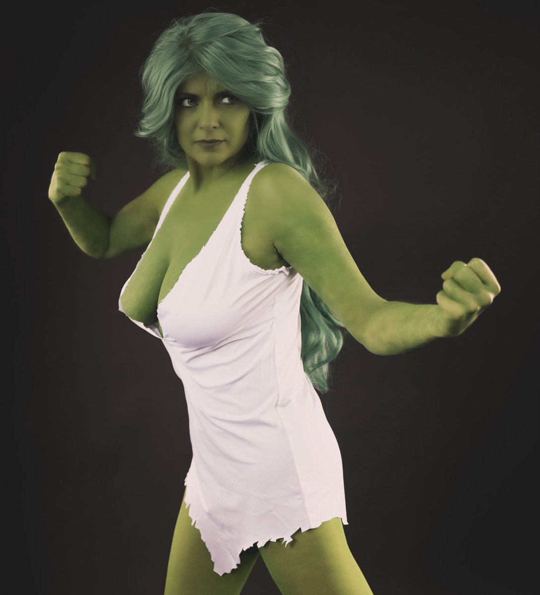 Call it #savagesaturday or #superherosaturday… here’s the lady in green! This is another not-wearing-it-to-a-con cosplay. Not because of the chemise! It’s because of the #shehulk body paint. This coverage took 5+ hours of airbrushing. Yeah, not taking this to a con. 😄

#shehulk