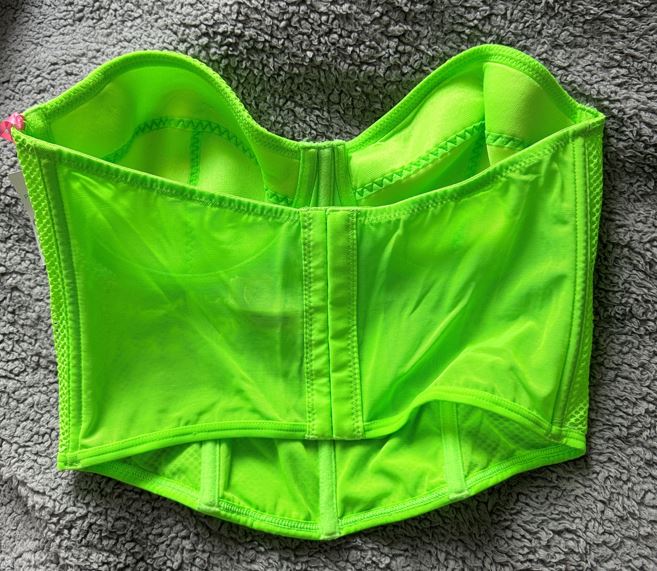 gmpolice's tweet image. #APPEAL | Officers working to identify a woman sadly found in the River Mersey on 21 March have released an image of a top believed to be the same as she was wearing.

The woman was discovered near Chorlton Water Park on Thursday.

Read more here: orlo.uk/GJoyp