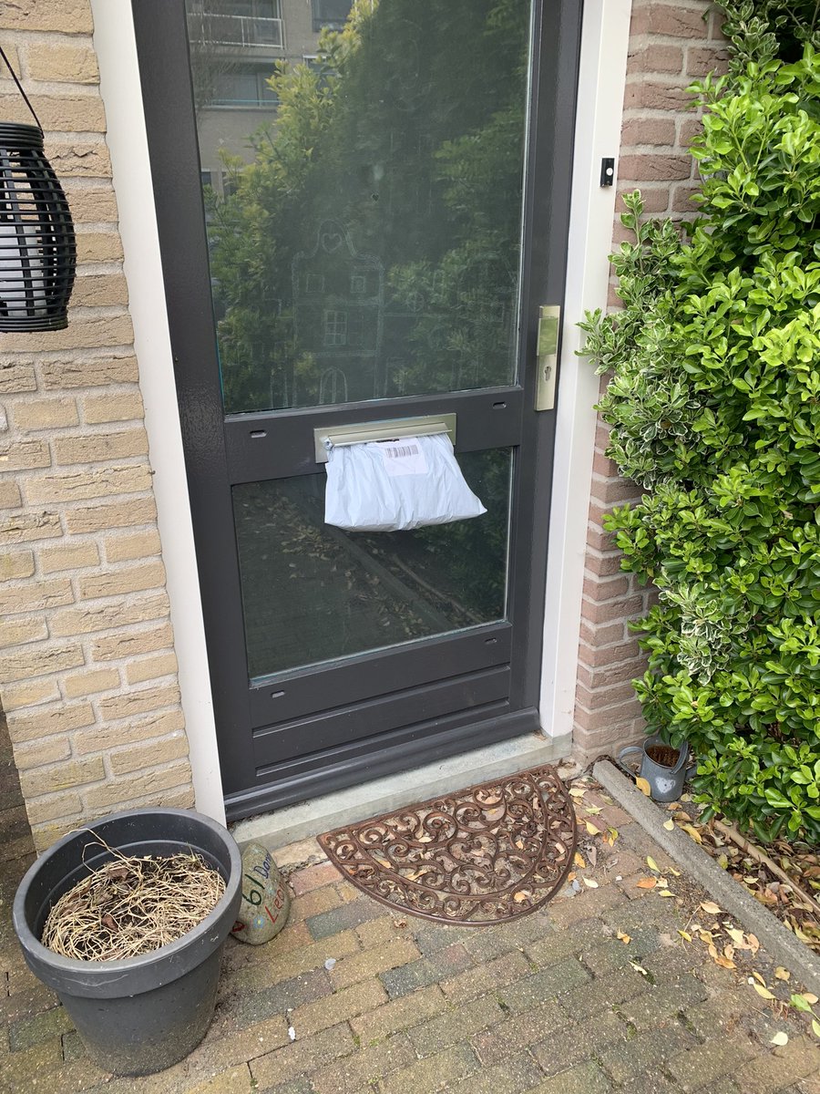 Gaat het wel helemaal goed, @DHLNL? Al 2 dagen achter elkaar zo een pakketje afleveren? 

#klacht #Duiven #DuivenZuid