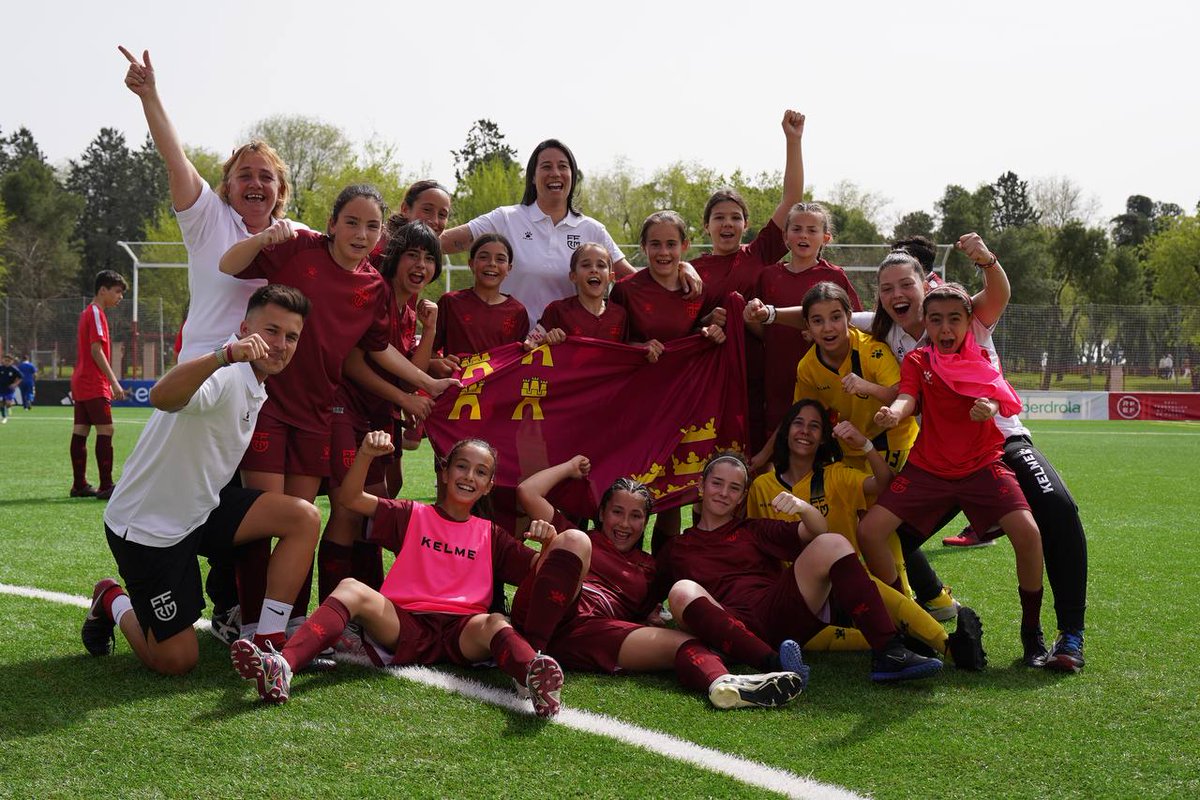 😀✨ ¡UNA CLASIFICACIÓN HISTÓRICA!

💎 Nuestras chicas firman una fase de grupos brillante... ¡Y se clasifican por primera vez en la historia de la FFRM para unos cuartos del Nacional S-12 👏¡

📊 9 puntos de 12 posibles. Tres victorias en cuatro partidos:
❌ 1-4 🆚 Valencia
✅