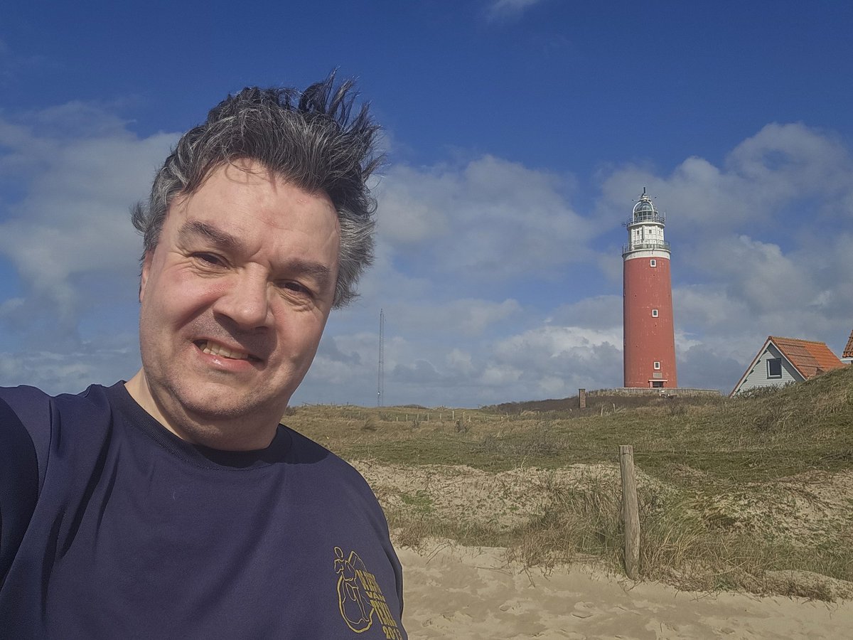 My happy places : An athletics stadium & the Island of Texel 🇳🇱 Today a happy run and tomorrow I will be a happy 📷 at @ZestigvanTexel