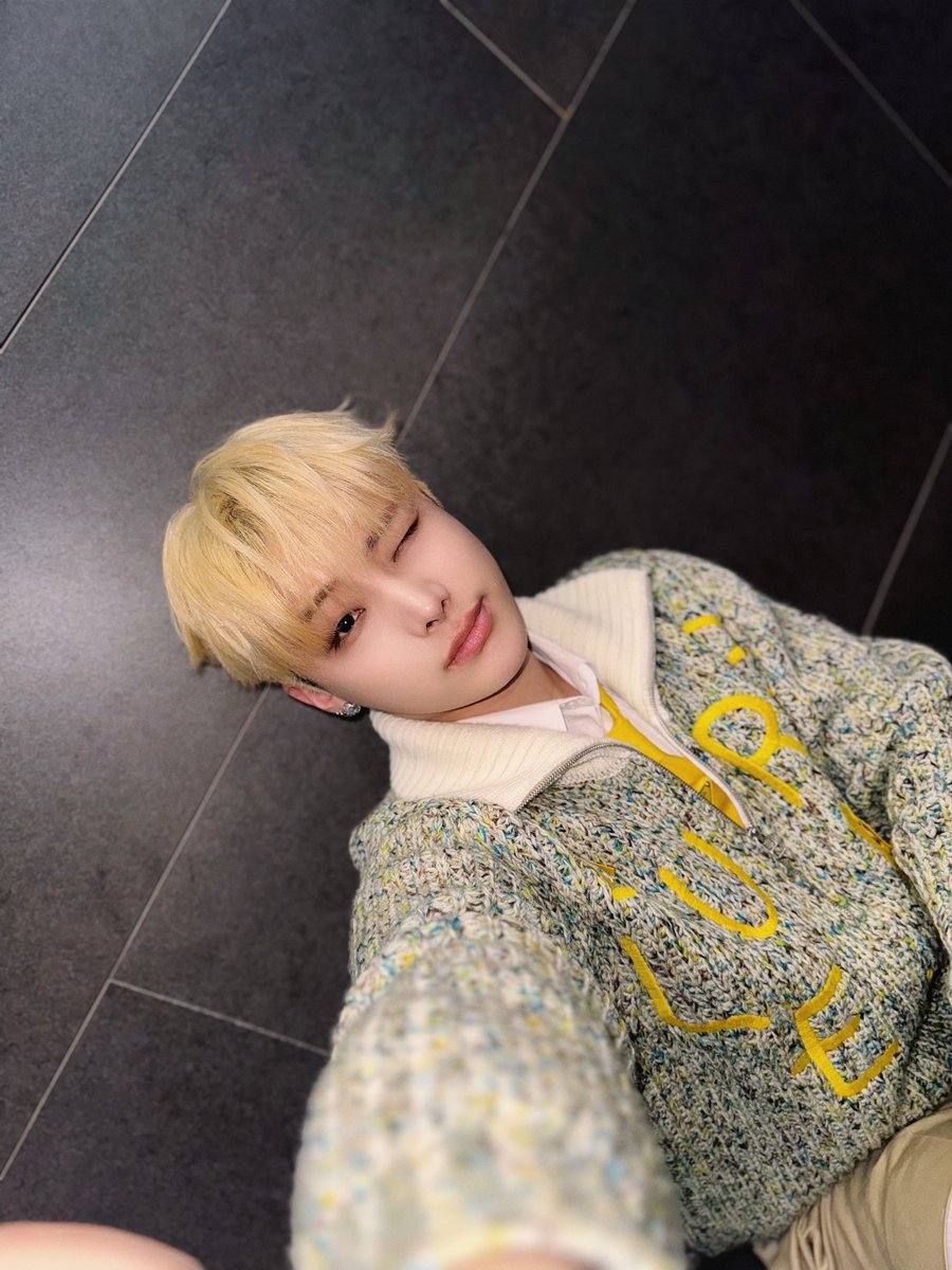 XODIAC_MEMBERS's tweet photo. [#렉스] 

오늘 하루도 수고많았어 ㅎㅎ

#XODIAC #소디엑 #LEX #렉스 https://t.co/zOS4kzGTnQ