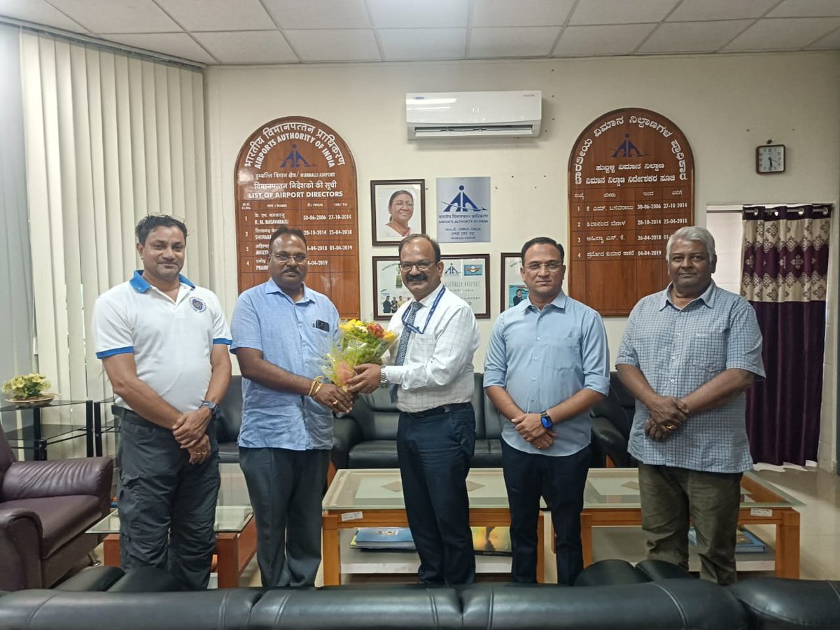 Today, all members of the Hubballi Airport Committee convened to greet and extend a warm welcome to the new Airport Director, Mr. Rupesh. @JoshiPralhad @aaihbxairport @vishwanath1241 @kaustub_hubli